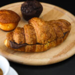 Κρουασάν Μεγάλο Σοκολάτα Με Σιρόπι Large Chocolate Croissant With Syrup